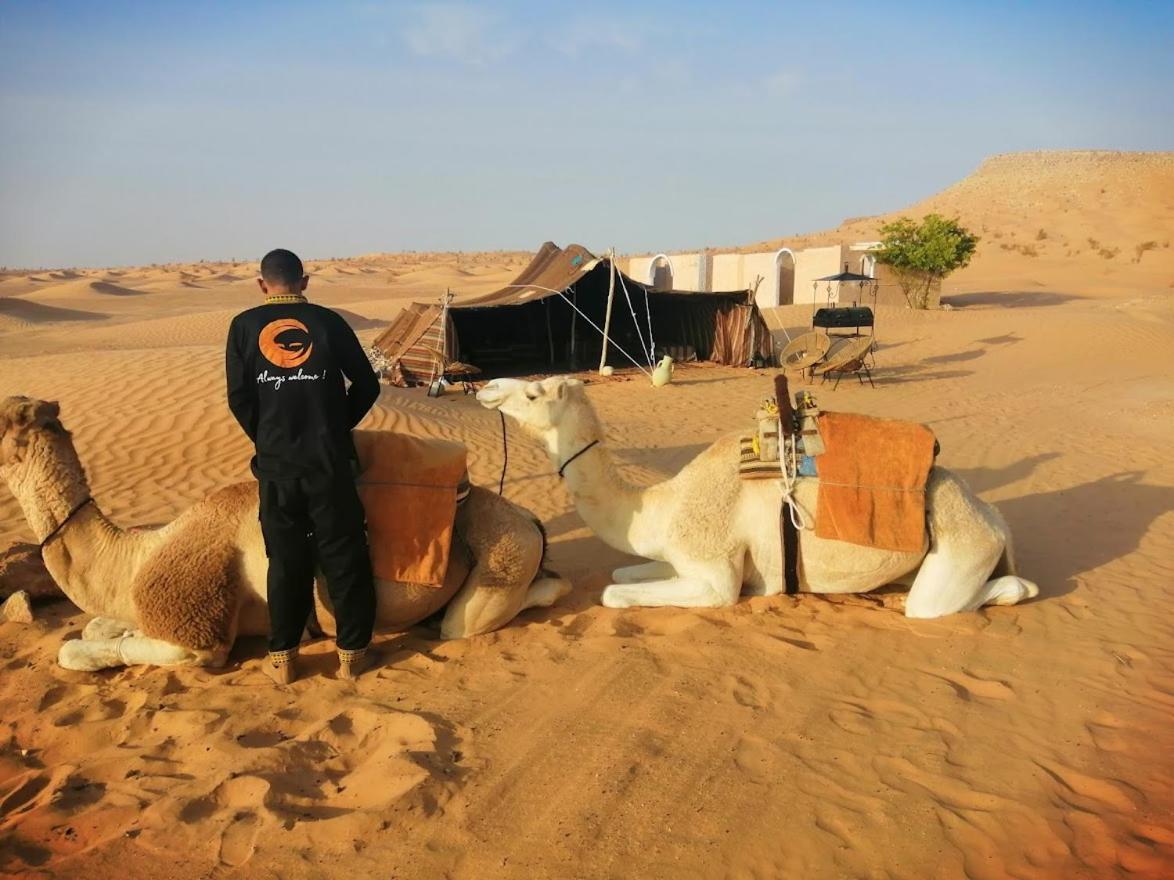 Camp Mars Hotel Douz Bagian luar foto