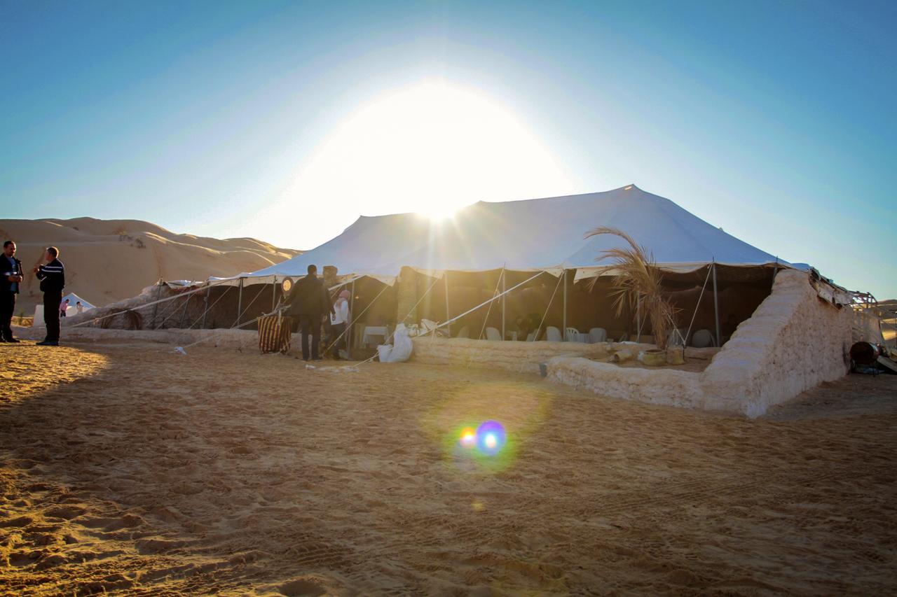 Camp Mars Hotel Douz Bagian luar foto