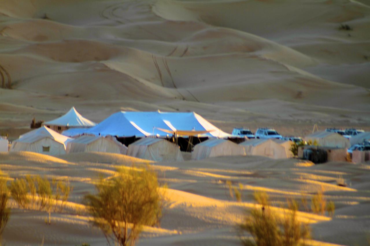 Camp Mars Hotel Douz Bagian luar foto
